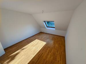 Attraktives Wohnen in Wellsee - Familienfreundliche 4-Zimmer Maisonettewohnung mit Balkon und Garage – 24145 Kiel – Vorschaubild 2