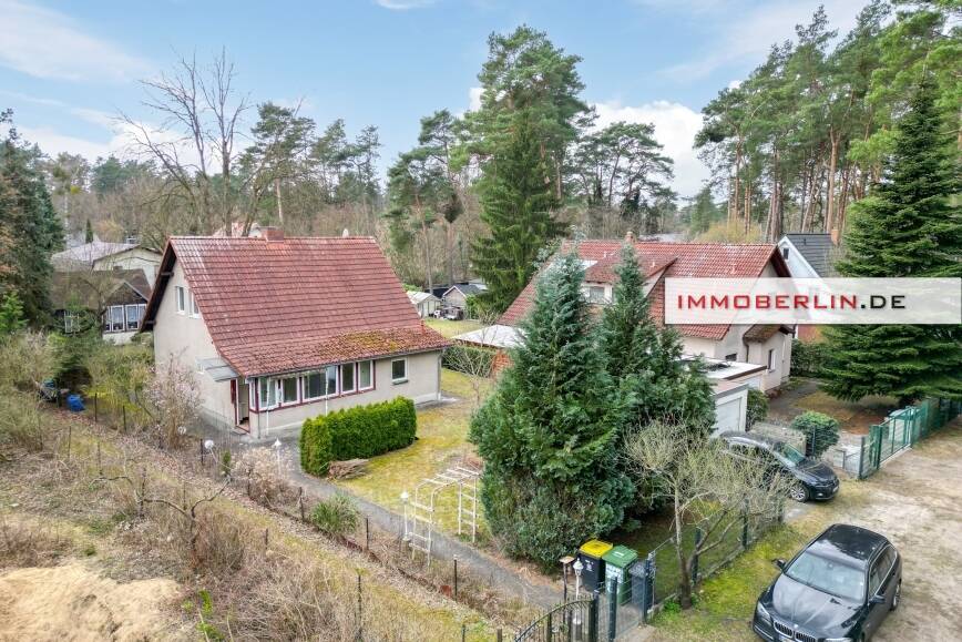 IMMOBERLIN.DE - Charaktervolles Haus mit Südgarten in familienfreundlicher Lage im Berliner Speckgürtel – Hohen Neuendorf – Bild 1 von 9