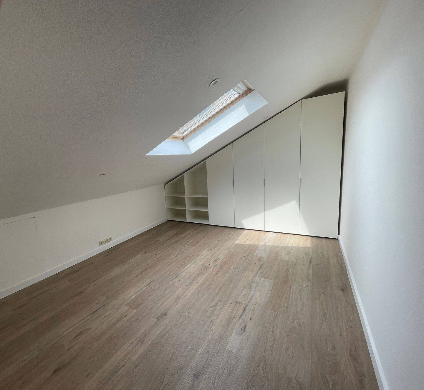 Schöne 3,5-Zimmer-DG-Wohnung mit gehobener Innenausstattung und Balkon – Essen – Vorschaubild 4