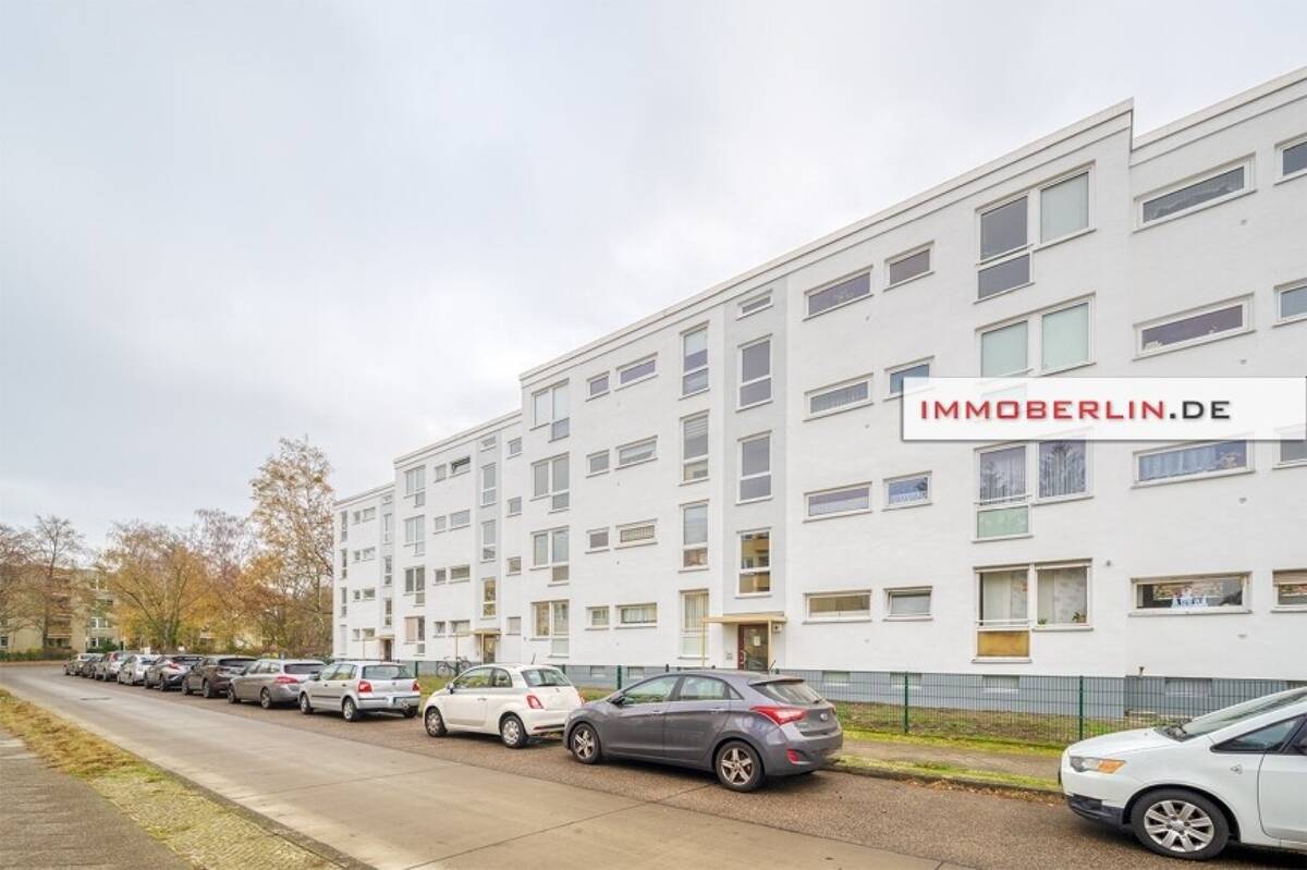 IMMOBERLIN.DE - Sehr angenehm positionierte & vermietete Wohnung mit Südloggia – 13583 Berlin – Bild 1 von 7