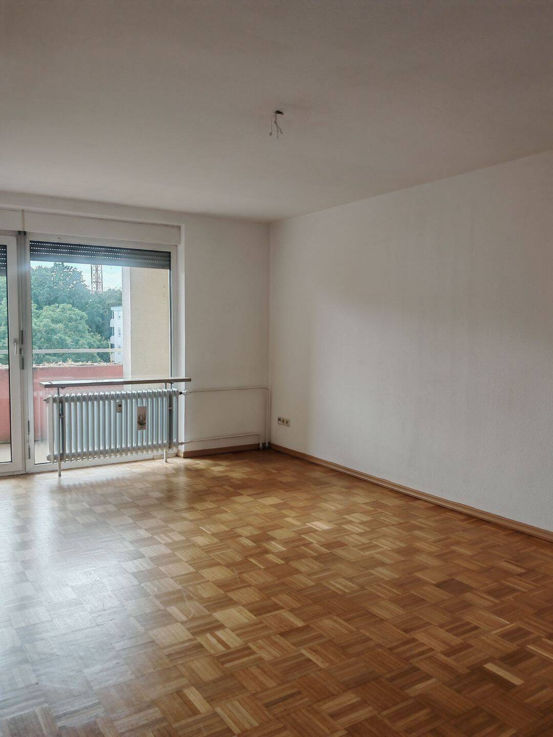 Attraktive Wohnung mit Balkon in ruhiger Wohnanlage von Nürnberg inkl. Einbauküche