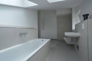 Exklusive Maisonettewohnung im Dachgeschoss mit Spitzboden, Balkon und Loggia – 22043 Hamburg – Vorschaubild 9