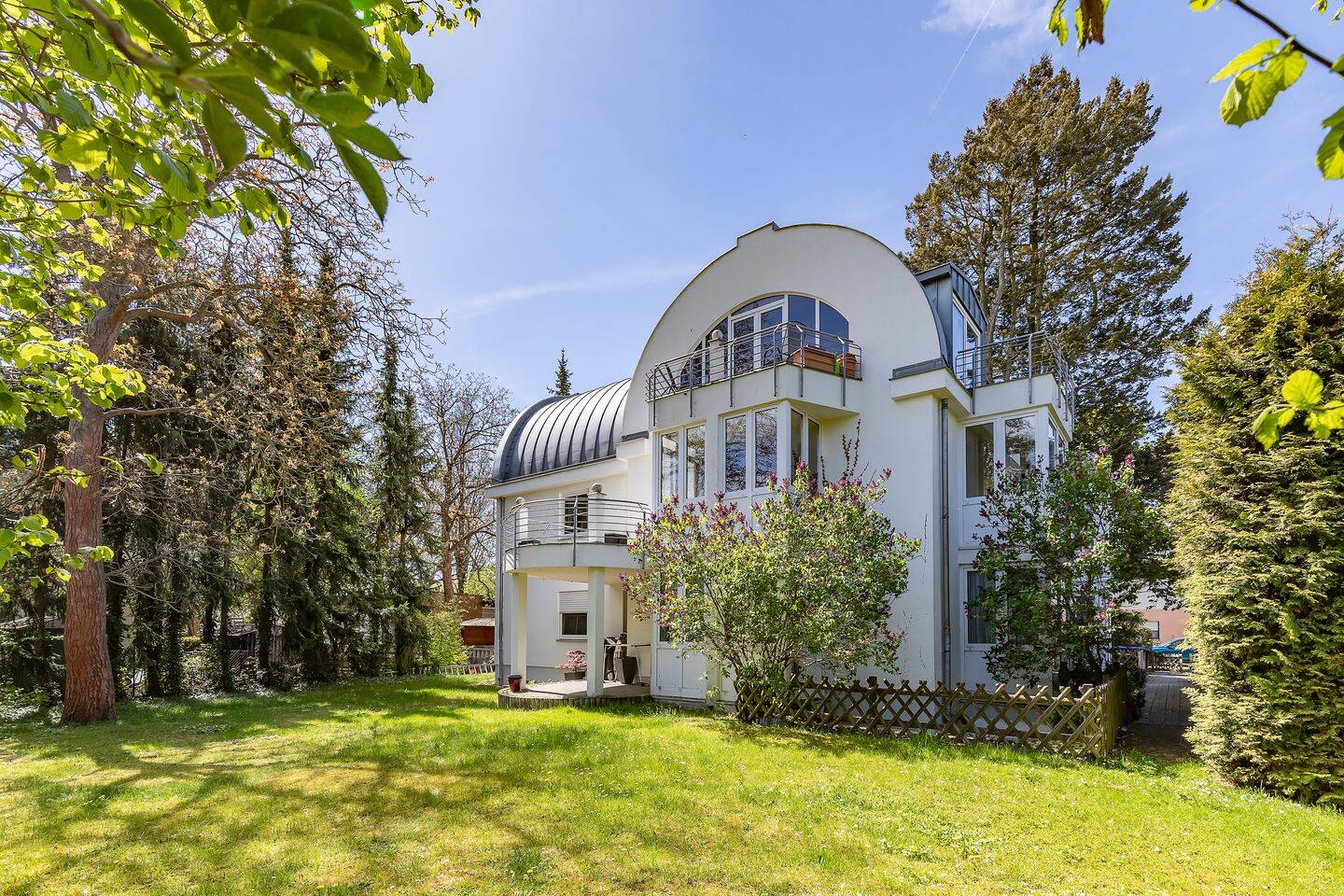 Well-designed 3-room apartment with west-facing terrace