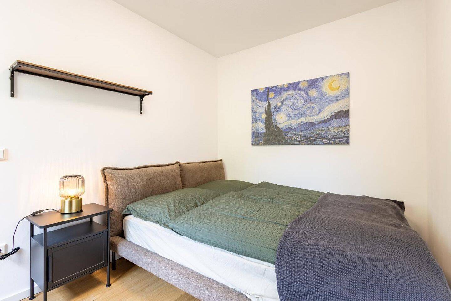 Neu möblierte, ruhige Terrassenwohnung inkl. Schwimmbad im Haus – München – Vorschaubild 8
