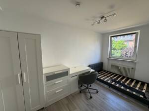 WG 1 Zimmer für STUDENTEN- BERUFSTÄTIGE in 3er !!! Sofort frei! Komplett möbliert mit Einbauküche direkt an der UNI – 34127 Kassel – Vorschaubild 2