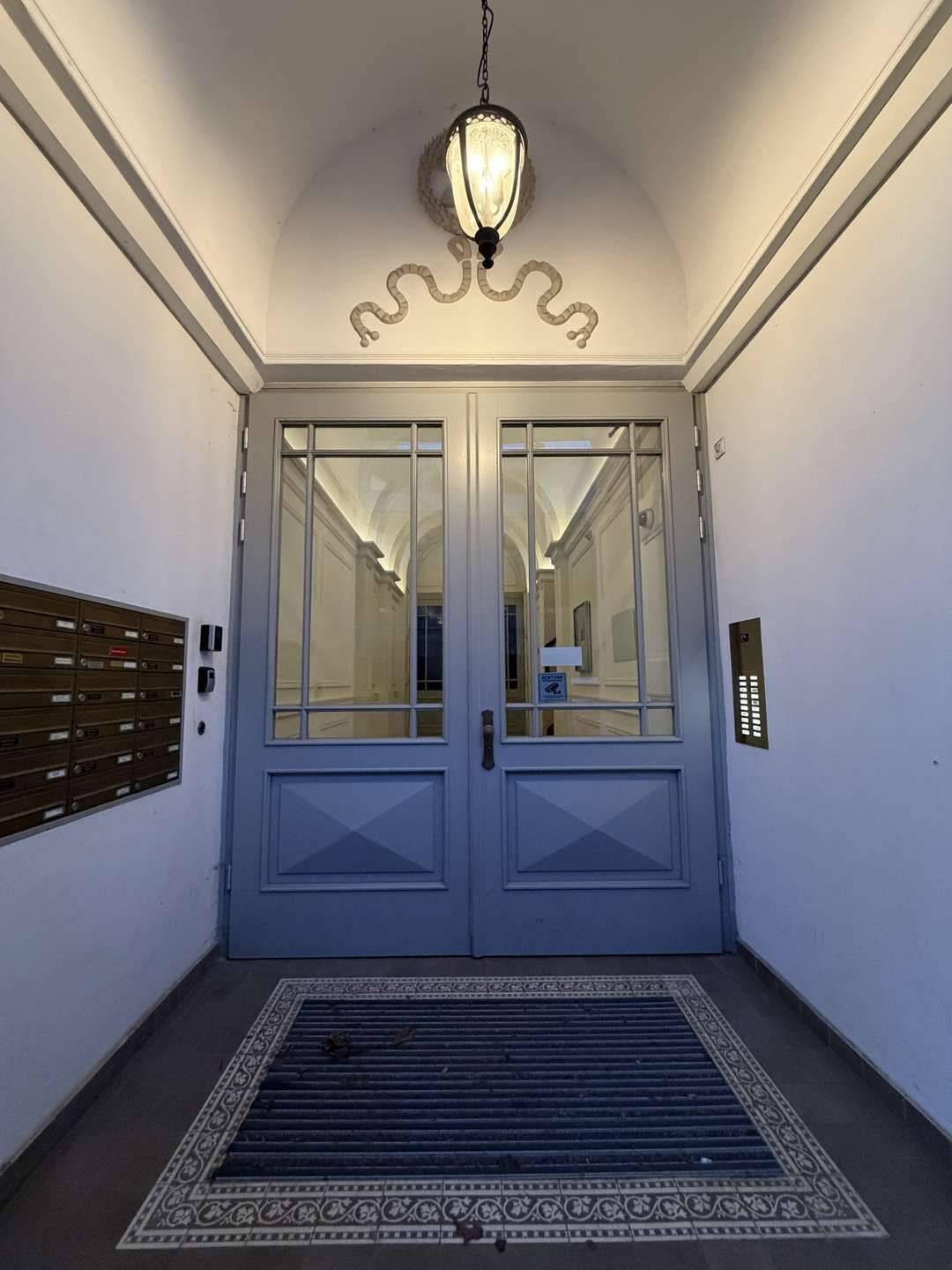 Bezugsfreie Altbauwohnung nahe Potsdamer Platz – Berlin – Vorschaubild 5