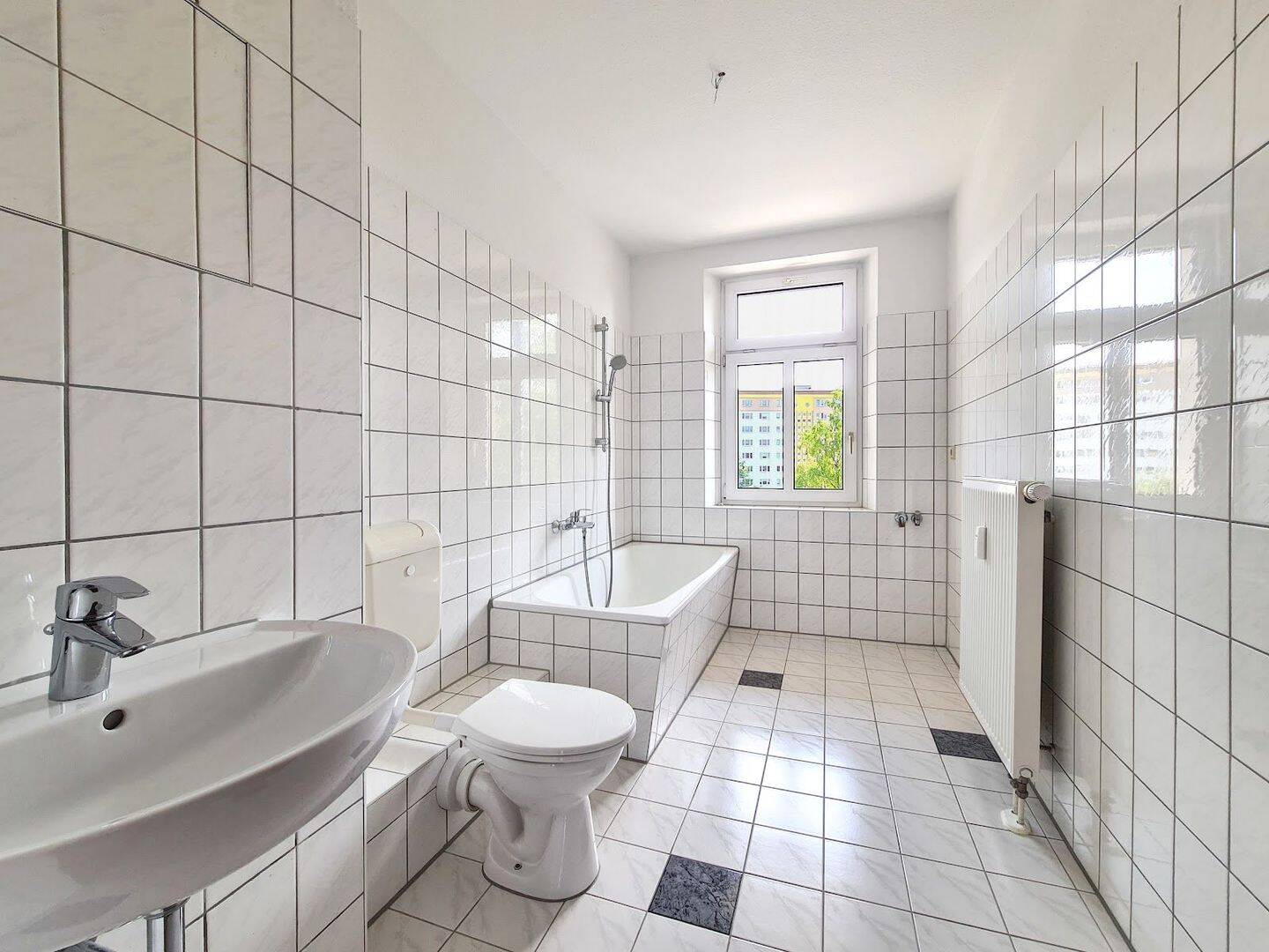 Klassisch, praktisch, einfach gut: renovierte Balkonwohnung im schönen Altbau – Chemnitz – Vorschaubild 7
