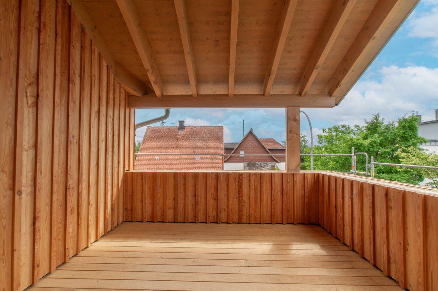 Erstbezug + 3 Zimmer, Dachstudio, Loggia und Holzfassade + PV-Anlage und Wärmepumpe – Ingolstadt – Vorschaubild 3