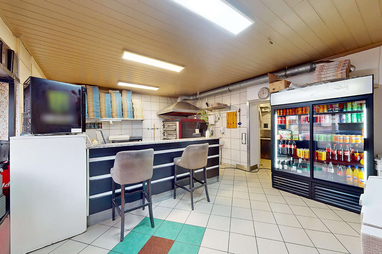Mehrfamilienhaus mit Pizzeria, 3 Wohnungen & großem Grundstück – Aachen – Vorschaubild 3