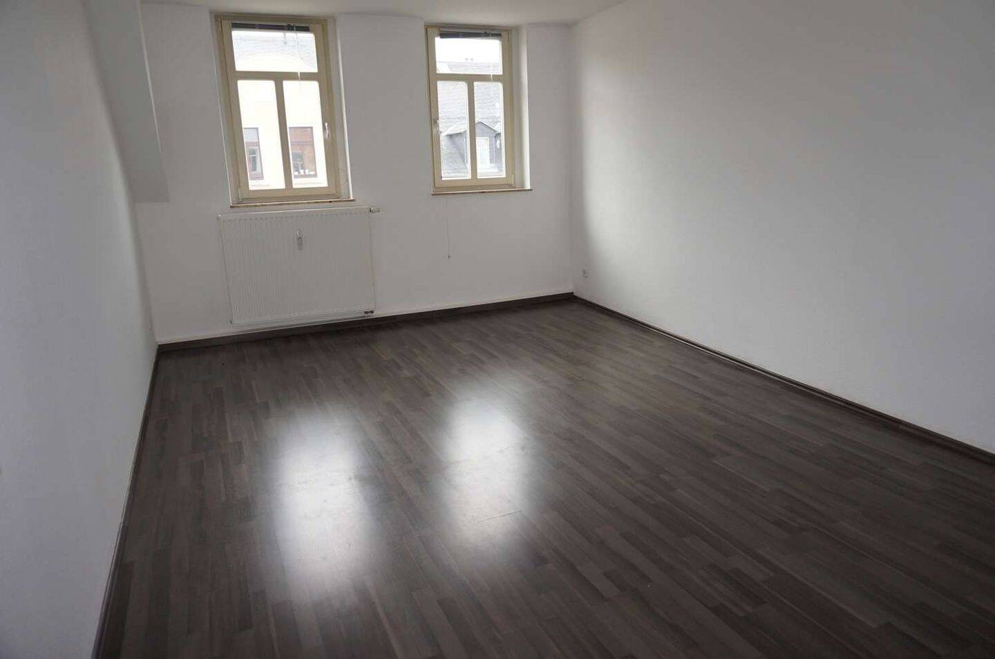Dachgeschoss inkl. EBK !!! Balkon - Bad mit Dusche !! – Chemnitz – Vorschaubild 2