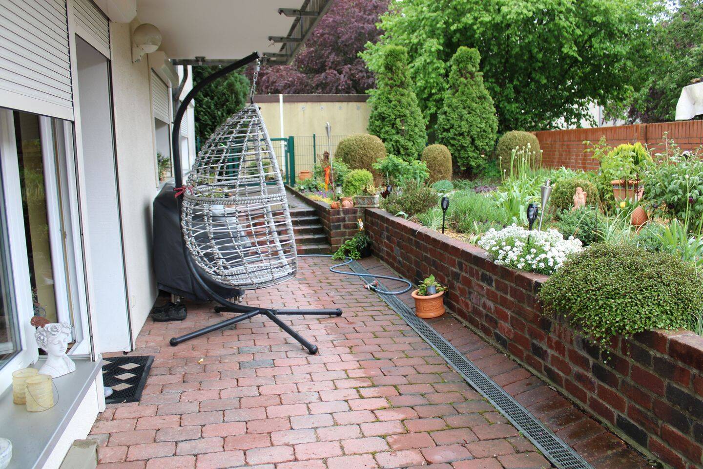 Traumwohnung mit toller Terrasse und kleinem Garten