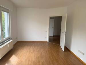 Geräumige 2-Zimmer-Wohnung mit EBK und BALKON in ruhiger Wohnlage – 47119 Duisburg – Vorschaubild 4