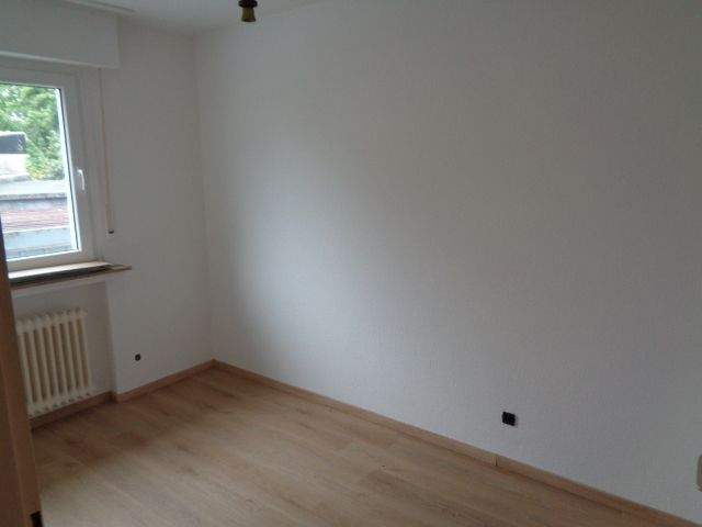 2-Zimmerwohnung im Hammer Westen mit Einbauküche und Terrasse – Hamm – Vorschaubild 3