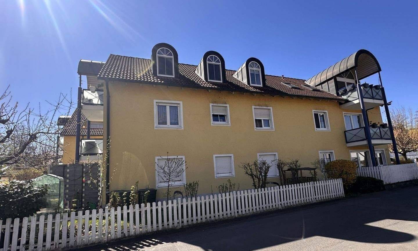 Helle 2 Zi. Wohnung in ruhiger Lage !! Anfang 2027 bezugsfrei !!