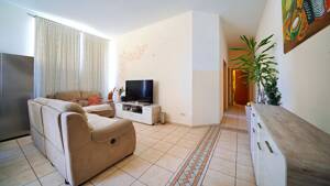 Vermietete 3-Zimmer-Wohnung mit Balkon, TG-Stellplatz & Mietsteigerungsmöglichkeit – 74376 Gemmrigheim – Vorschaubild 1