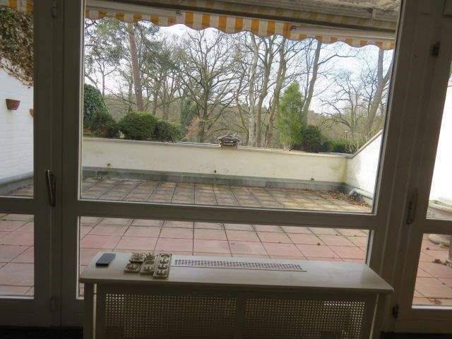 Berlin-Grunewald, beste Lage im EG aber zur Waldseite im 1.OG durch Hanglage mit großer Süd-Terrasse und herrlichem Blick in die Natur - Einzelgarage – Berlin – Vorschaubild 9