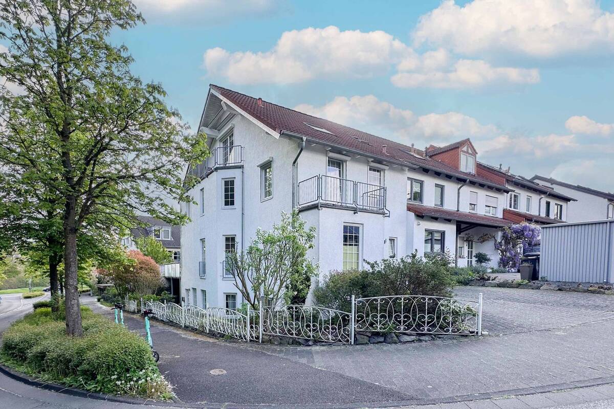 Ankommen und wohlfühlen - Großzügiges Zuhause mit Garten und Einliegerwohnung in Bonn-Ückesdorf – 53125 Bonn – Bild 1 von 9