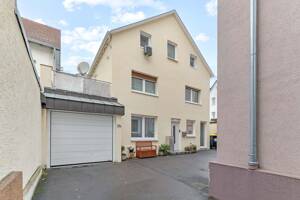 Charmantes Wohnhaus mit großer Dachterrasse & Garage in ruhiger Hoflage – 70376 Stuttgart – Vorschaubild 2