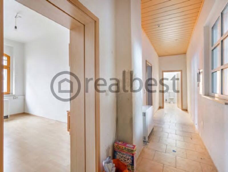 Mehrfamilienhaus im Jugendstil, zentrale Lage, teilvermietet mit Sanierungs-AfA – Döbeln – Vorschaubild 3