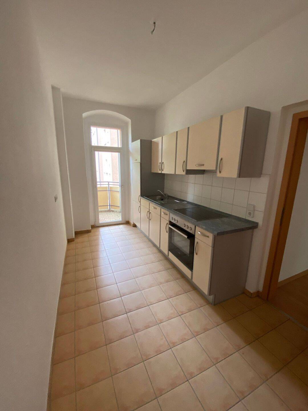 °°°°gemütliche2-Raum-Wohnung mit EBK & Laminat & Balkon °°°° – Chemnitz – Vorschaubild 7