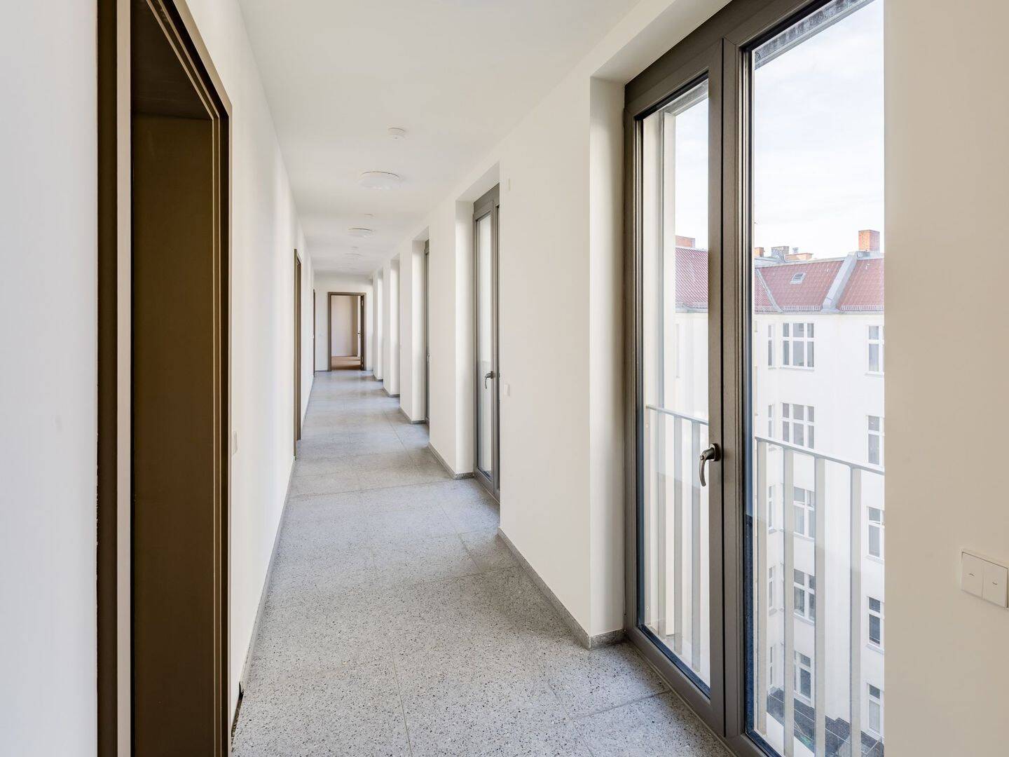Wohnen im Erstbezug: 2-Zimmer-Neubauwohnung mit großzügiger Dachterrasse in Charlottenburg – Berlin – Vorschaubild 4
