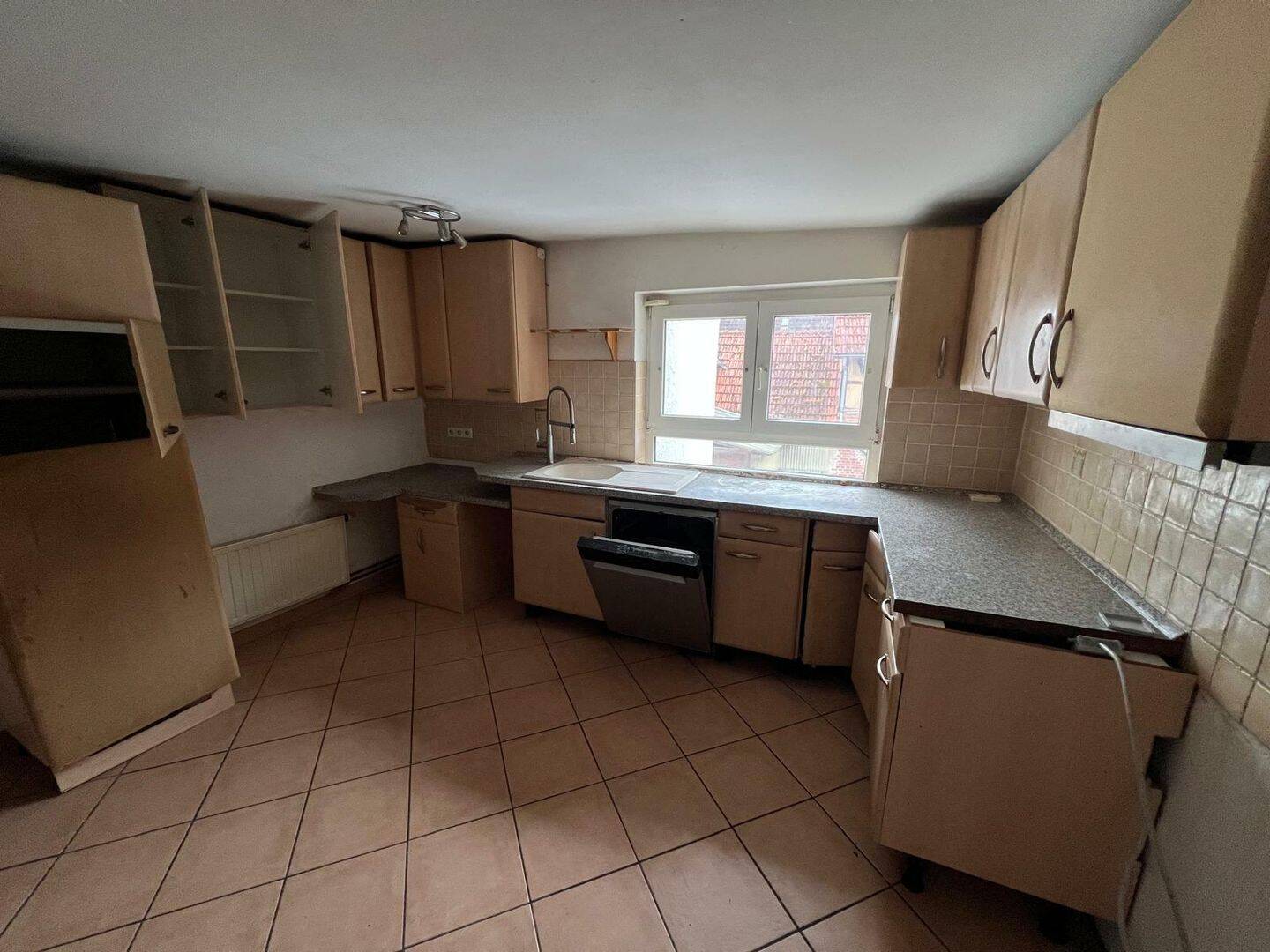 Großzügiges 12-Zimmer-Haus mit Entwicklungspotenzial - ideal für Kapitalanleger, Monteurvermietung – Sachsenheim – Vorschaubild 4