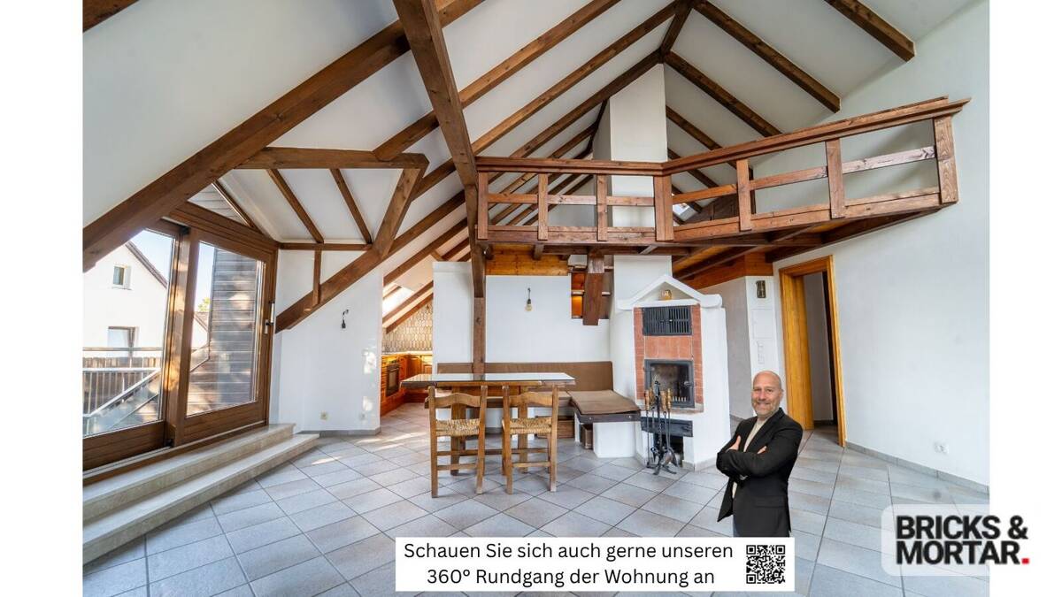 Kein Standard sondern charaktervolles Zuhause: DG-Maisonette mit Holzofen & Galerie in Waldtrudering – 81827 München – Bild 1 von 9
