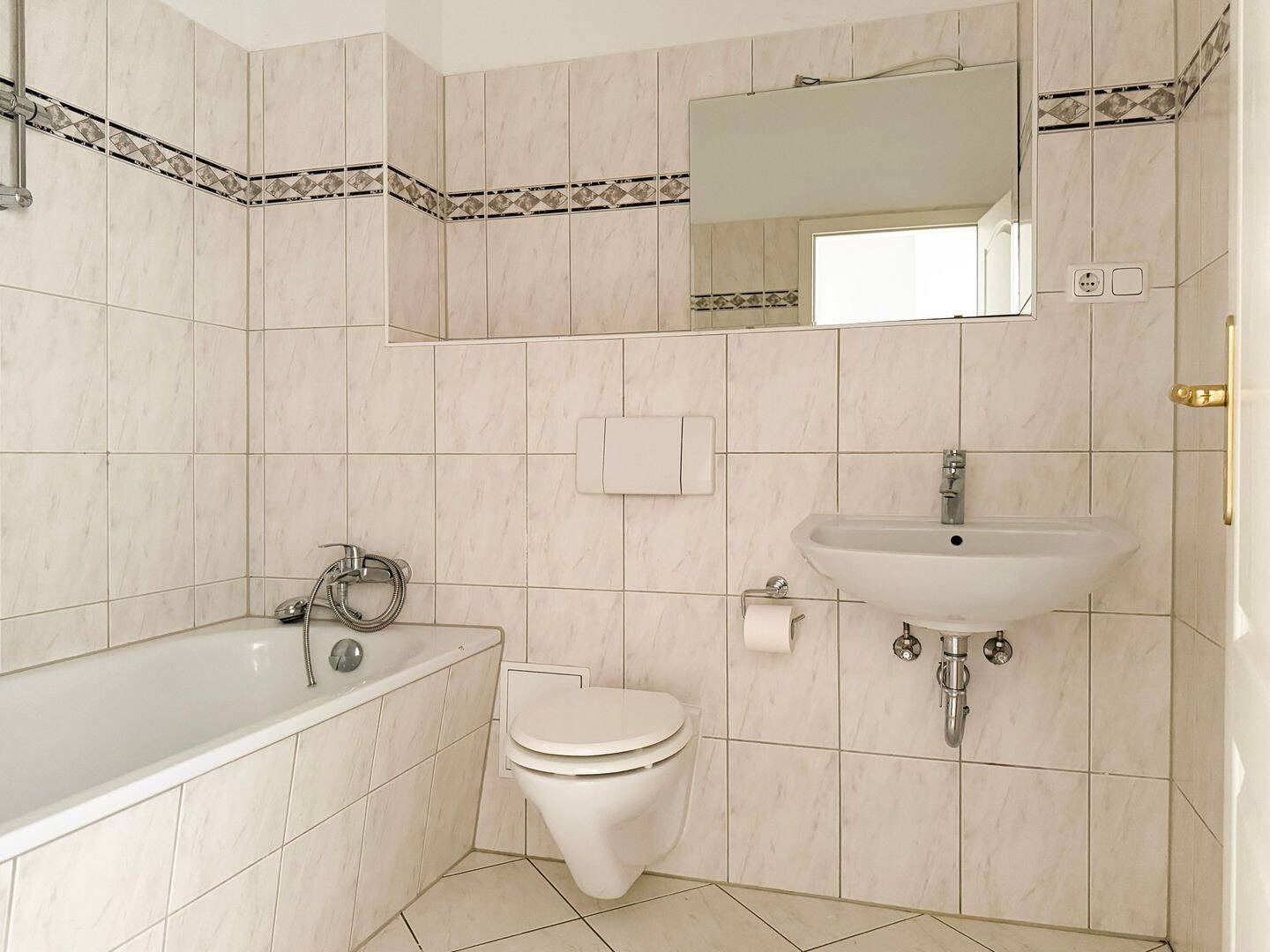 Bezugsfrei nahe Clara-Park: 1-Zimmer-Apartment mit EBK und Aufzug in ruhiger, grüner Lage – Leipzig – Vorschaubild 5