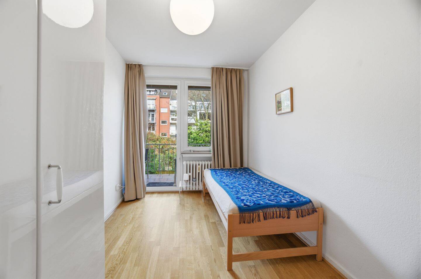 Sonniger Zoopark gleich nebenan: modernisierte 5.5-Zi.-Whg., 2 Bäder, großer Balkon, Aufzug – Düsseldorf – Vorschaubild 7