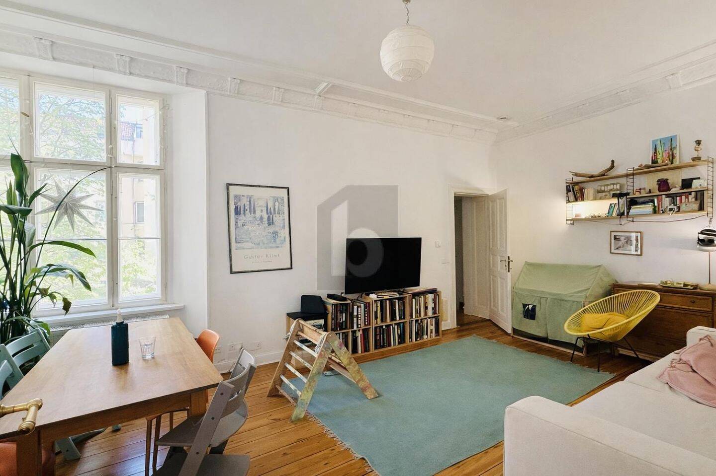 TOLLES ALTBAUJUWEL IN BESTER KIEZLAGE MIT BALKON – Berlin – Bild 1 von 5