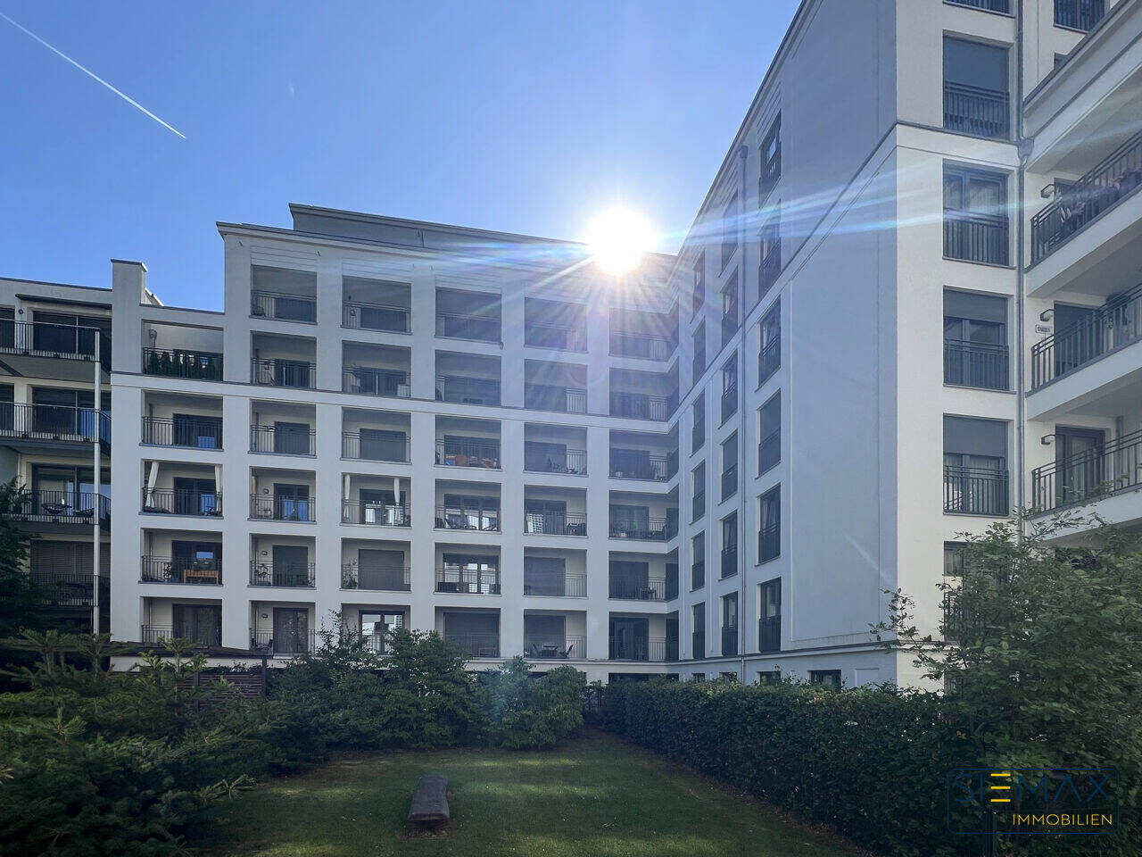 Moderne 3-Zimmer-Wohnung in München-Bogenhausen - Barrierefrei mit Loggia, EBK & Tiefgarage – München – Vorschaubild 2