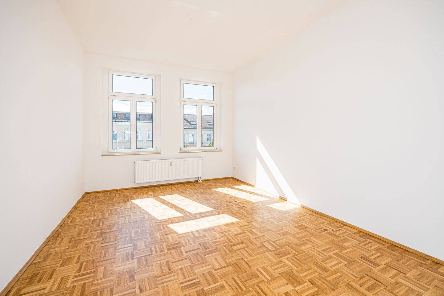Bezugsfertige 2-Zimmer-Altbauwohnung mit Balkon & edlem Parkett – Leipzig – Vorschaubild 2