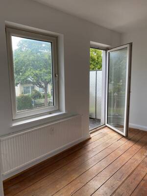 TOP Traumhafte, schöne helle 2-Zimmer Wohnung mit Terrasse und Balkon in Groß Borstel – 22453 Hamburg – Vorschaubild 2