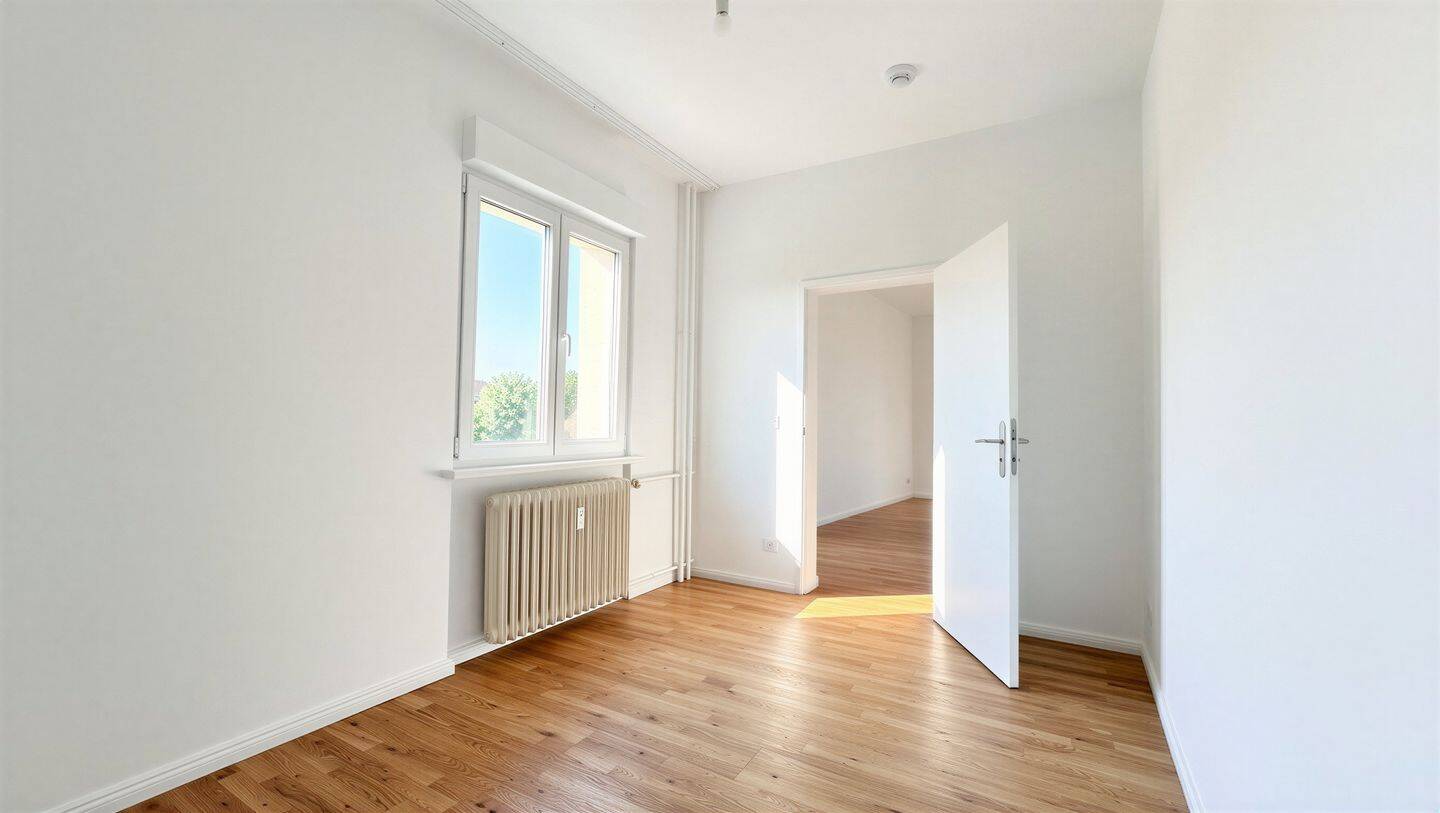 Renovierter Familientraum - 3-Zimmer-Wohnung mit Einbauküche & Tageslichtbad – Berlin – Vorschaubild 3