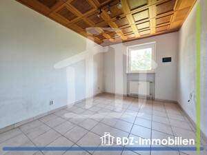 VERKAUFT ! Potentialstarke 3-Zimmer-Wohnung mit Balkon und Stellplatz - Perfekt für Handwerker & Macher! – 90765 Fürth – Vorschaubild 3