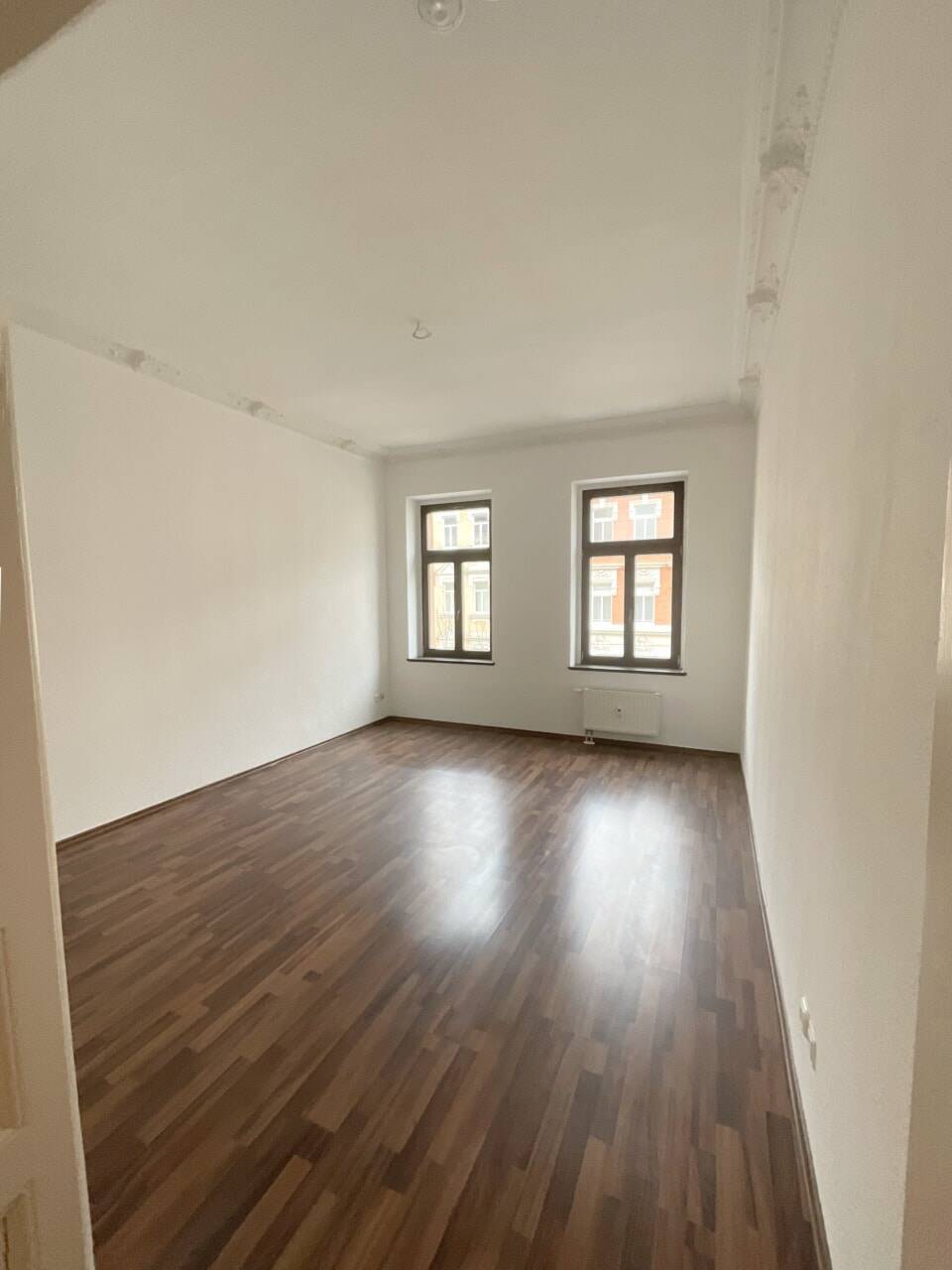 Die ist es! + Vermietete 3 Zimmer in Gohlis + Sonniger Westbalkon + Dunkles Laminat + Bad mit Wanne – Leipzig – Vorschaubild 2