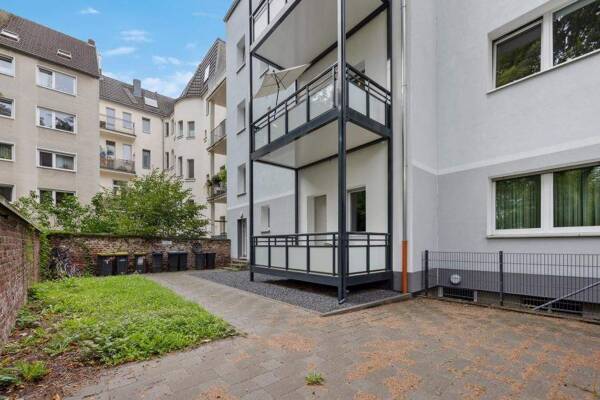 Erdgeschosswohnung in 51065 Köln mit 100,74 m² kaufen