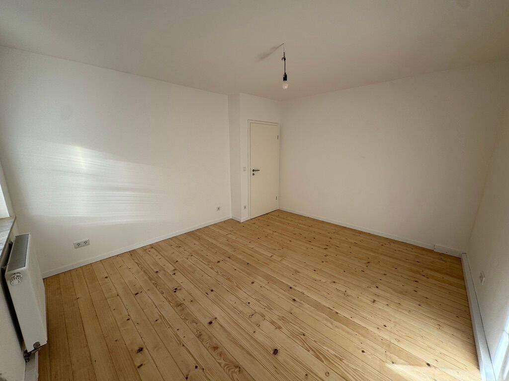 Renovierte Zweizimmerwohnung mit Balkon – Nürnberg – Vorschaubild 3
