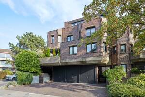 Besonderes Wohnerlebnis in Rheinnähe: 2-Zimmer-Wohnung mit Terrasse und Garten – 40549 Düsseldorf – Vorschaubild 3
