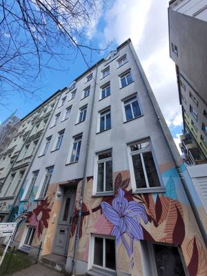 "Die Schöne in der KTV " und dazu noch frisch renoviert