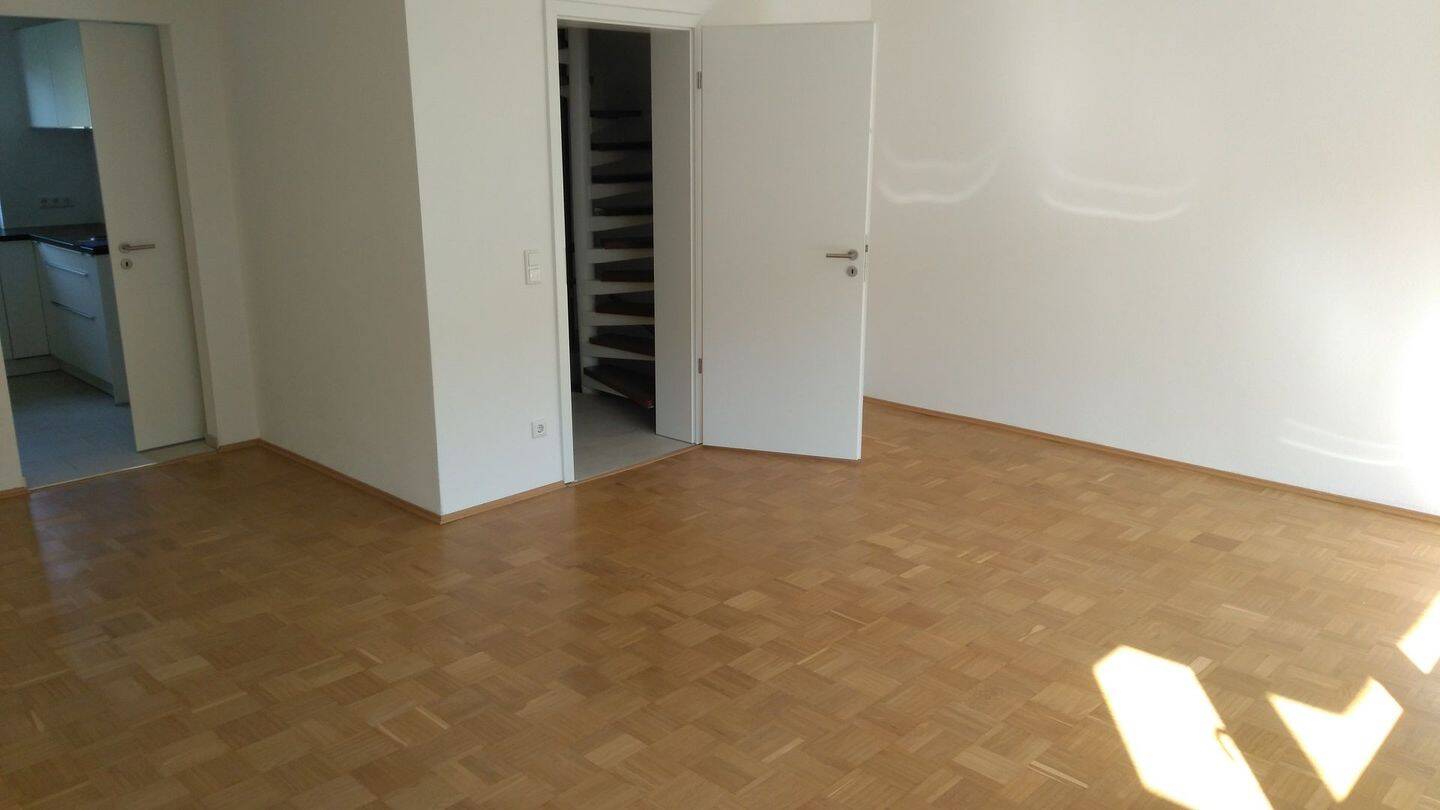 Saniertes Reihenmittelhaus im Westviertel Ingolstadt - Umfassend saniert | 6 Zimmer | Südterrasse | Garage | provisionsfrei – Ingolstadt – Vorschaubild 3