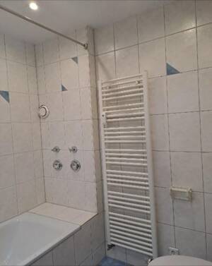 3-Zimmer-Terrassenwohnung mit Aussicht, 2024 renoviert, PRIVATVERKAUF – 70565 Stuttgart – Vorschaubild 9