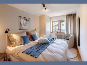 Möbliert: Neu möblierte 2,5-Zimmer Wohnung mit Balkon zum Erstbezug – 83700 Rottach-Egern – Vorschaubild 3