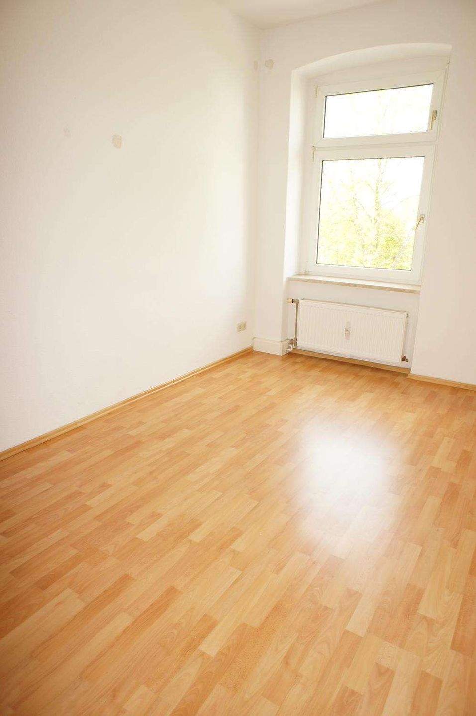 Frei ab 1.6.26 - große Küche - Laminat - zzgl. EBK *** – Chemnitz – Vorschaubild 7