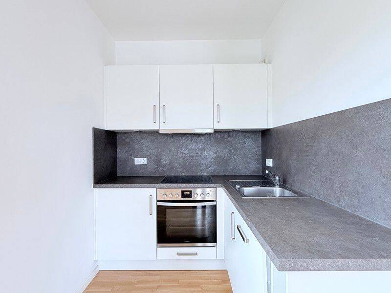 Modernes Wohnen: 2-Zi.-Wohnung mit Markenküche und Balkon – Wiesbaden – Vorschaubild 3