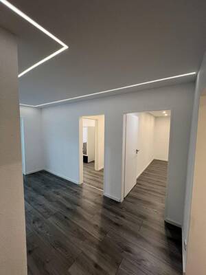 WG-Zimmer: Möbliert, saniert & separat nutzbar - nur 200 m zur Uni Mannheim! Sofort verfügbar!** – 68159 Mannheim – Vorschaubild 2
