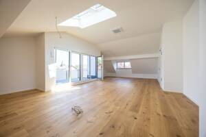 Lichtdurchfluteter Luxus im Dachgeschoss: Großzügiges 3-Zimmer-Penthouse - sofort beziehbar! – 81739 München – Vorschaubild 3
