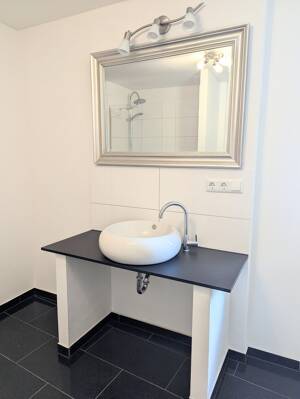 Erstbezug - Kernsanierte 2-Zimmer-Wohnung mit Balkon in der Altstadt von Wächtersbach – 63607 Wächtersbach – Vorschaubild 5
