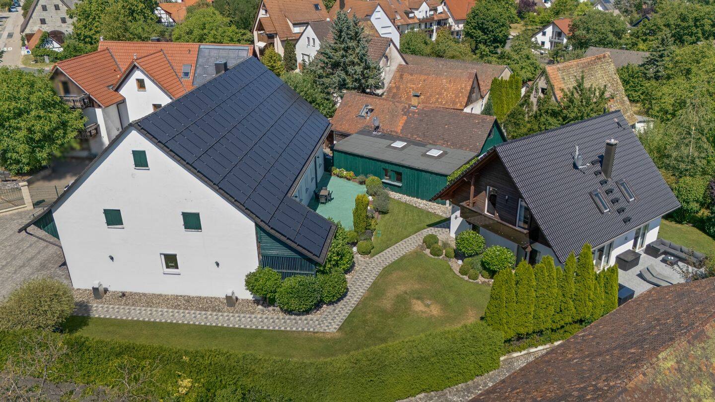 Einfamilienhaus mit Nebengebäude! Hochwertiges Anwesen mit energieeffizienter Ausstattung – Altdorf bei Nürnberg – Vorschaubild 3