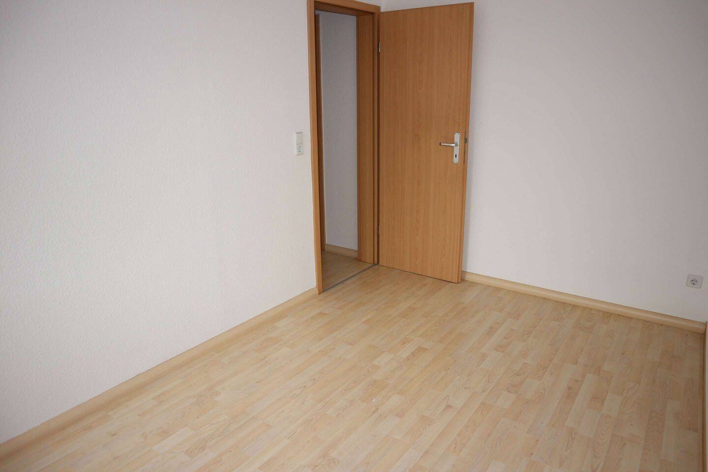 Frei ab 1.10.26 - Ins 2. OG mitAufzug / zur Seitenstraße u.v.m. – Chemnitz – Vorschaubild 8